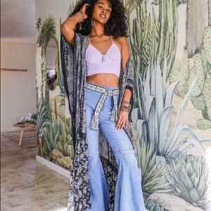 Paisley Tapestry Free Flow Kimono - Black